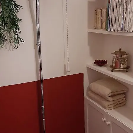 Del Giglio לינה וארוחת בוקר 3*