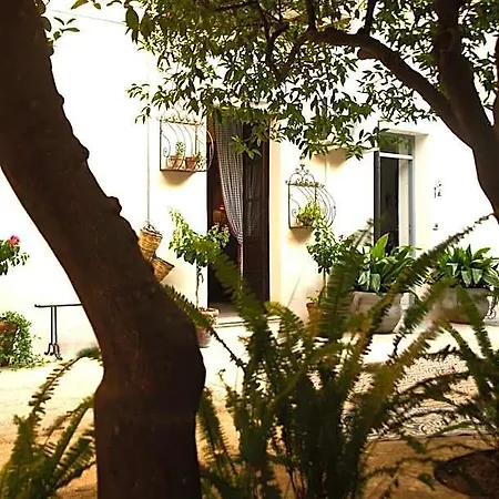 B&B Del Giglio Bed & Breakfast 3*